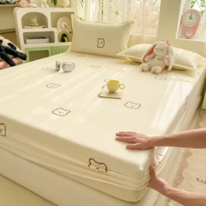 ผ้าปูที่นอนผ้าคลุมเตียงกันลื่นกันฝุ่น ลายหมี ขนาด 3 ฟุต